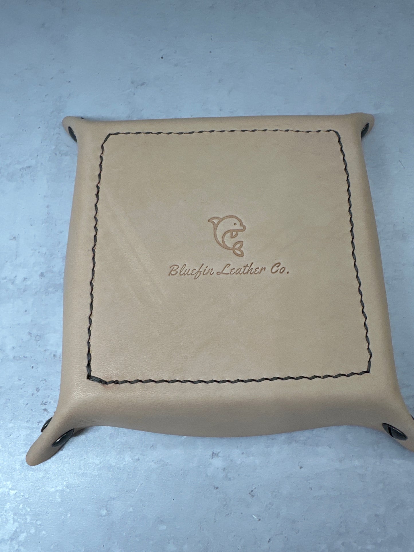 Navy/Natural/White Alligator Valet Tray