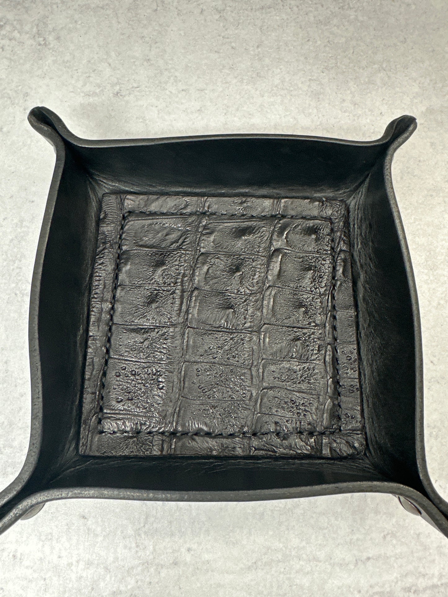 Black Leather/Black Alligator Valet Tray