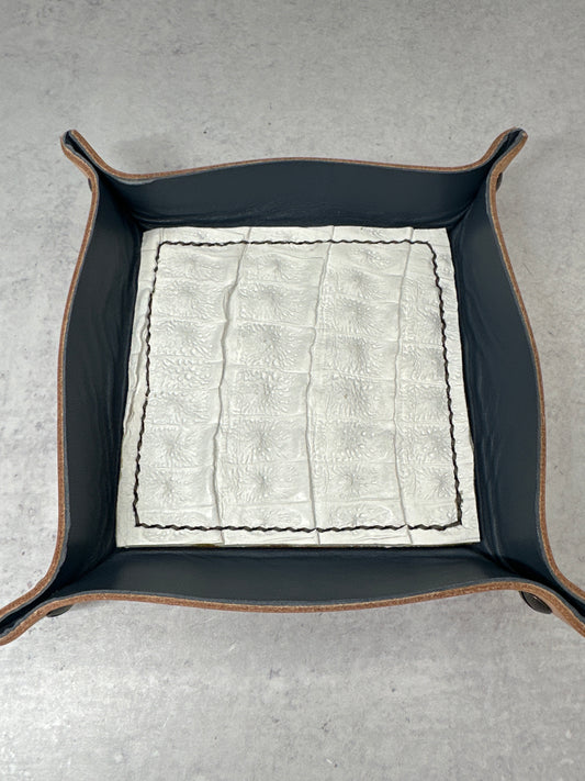 Navy/Natural/White Alligator Valet Tray